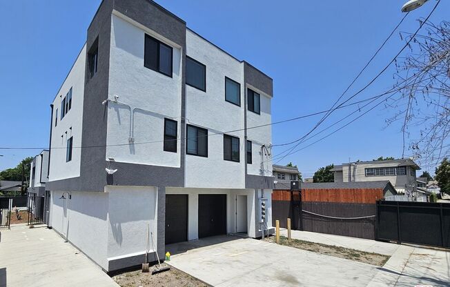 4112 NORMANDIE AVE