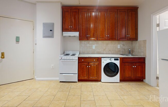 318 E 80 ST