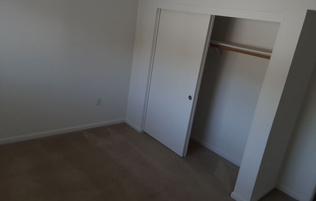 1 bed, 1 bath, 678 sqft, $1,675, Unit 2402