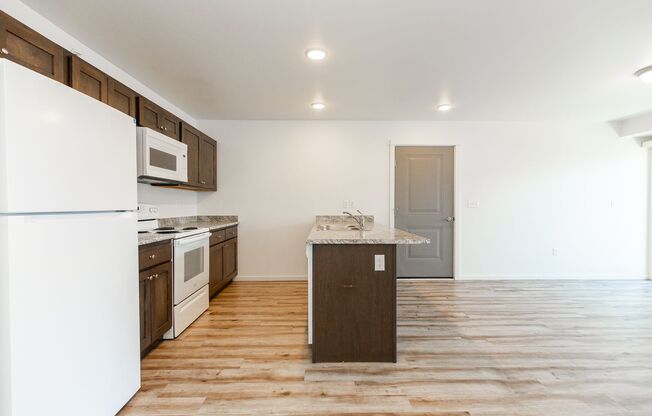 2 beds, 1 bath, 838 sqft, $1,645, Unit 116-104