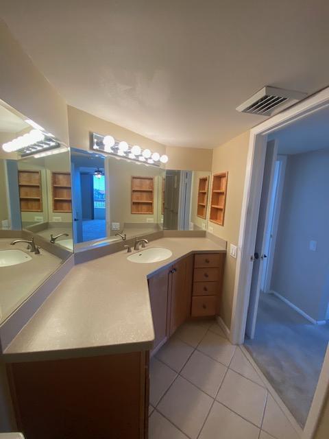 1 bed, 2 baths, 760 sqft, $1,600