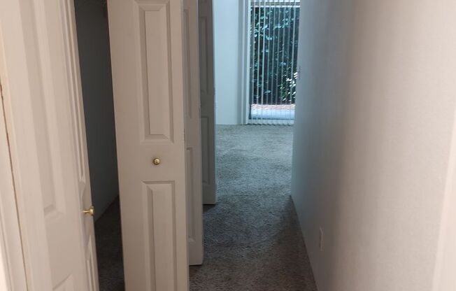 1 bed, 1 bath, 899 sqft, $1,425, Unit H-03