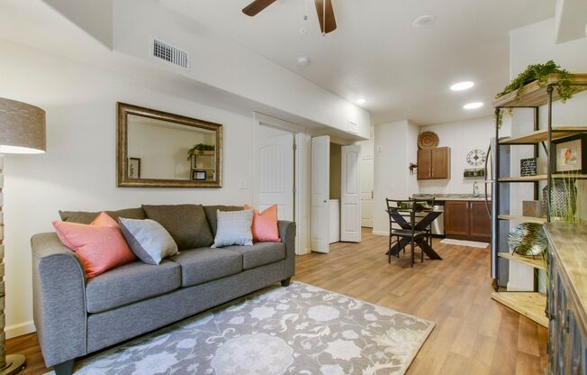 1 bed, 1 bath, 580 sqft, $1,525, Unit 302