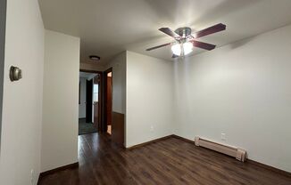 2 beds, 1 bath, 800 sqft, $895, Unit Apt. 7