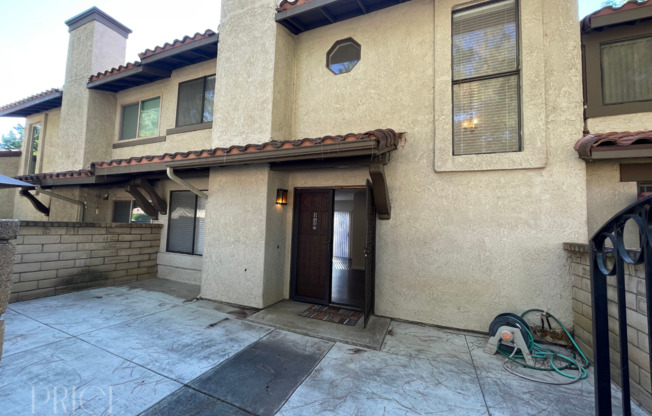 3 beds, 2.5 baths, $2,850