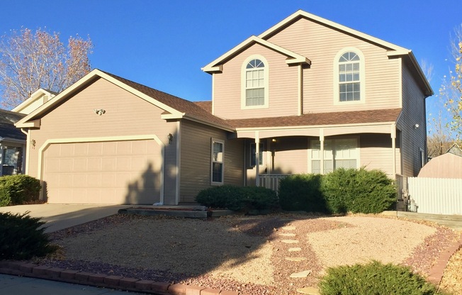 4 beds, 3.5 baths, $2,400