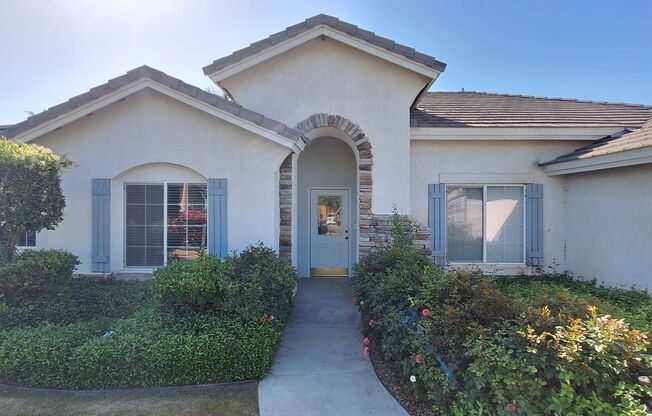 Charming 4 Bedroom, 2 Bath, Home Located In the Seven Oaks Community
