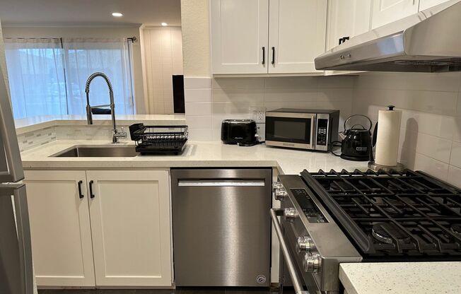 1 bed, 1 bath, 706 sqft, $2,600, Unit 1