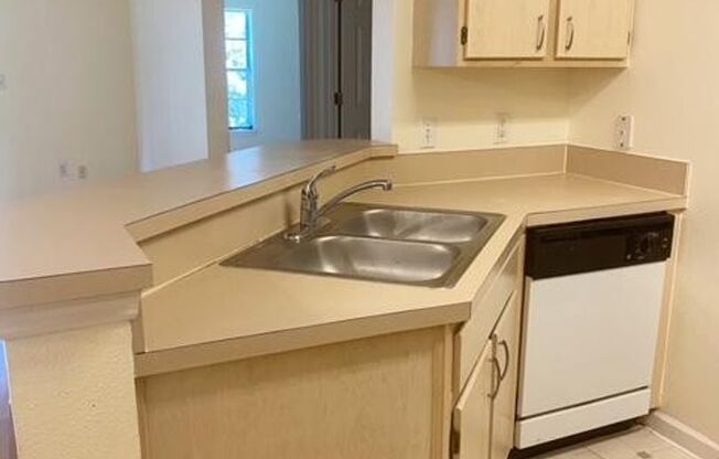 2/2 Condo with Pond View