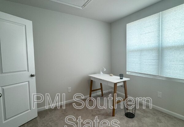 3 beds, 2.5 baths, 1,564 sqft, $1,700