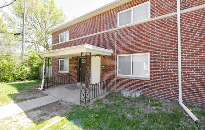 830 S Harris Ave
