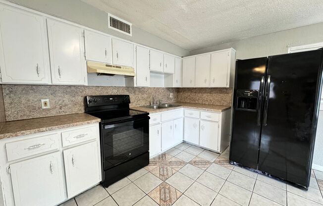 4 beds, 1 bath, $1,350