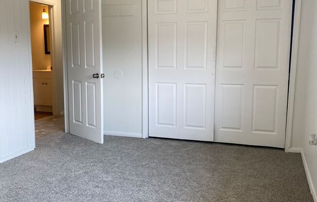 2 beds, 1 bath, $1,200