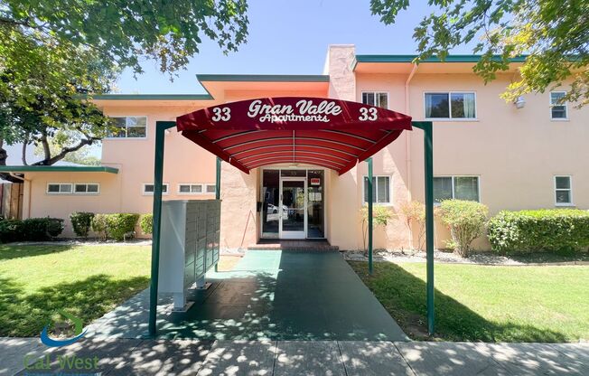 $ 2195 - Updated 1 Bed, 1 Bath Upstairs Apartment near Japan Town/Secured access!