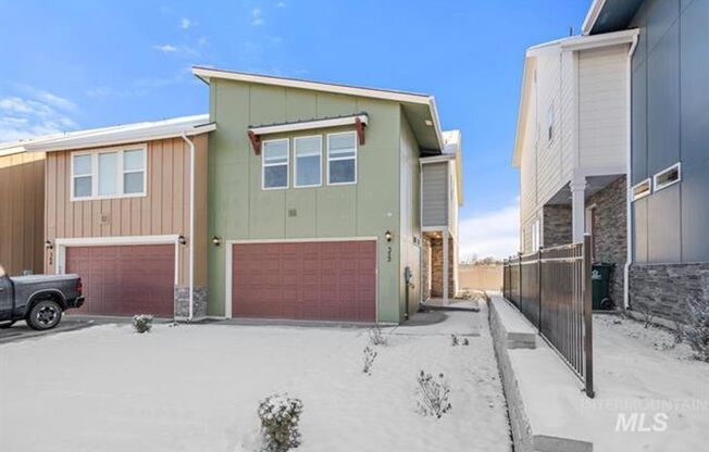 Adorable Townhome in South Meridian
