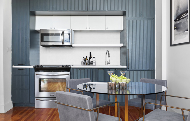 1 bed, 1 bath, $3,277, Unit 208