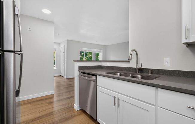 1 bed, 1 bath, 735 sqft, $1,895, Unit 101