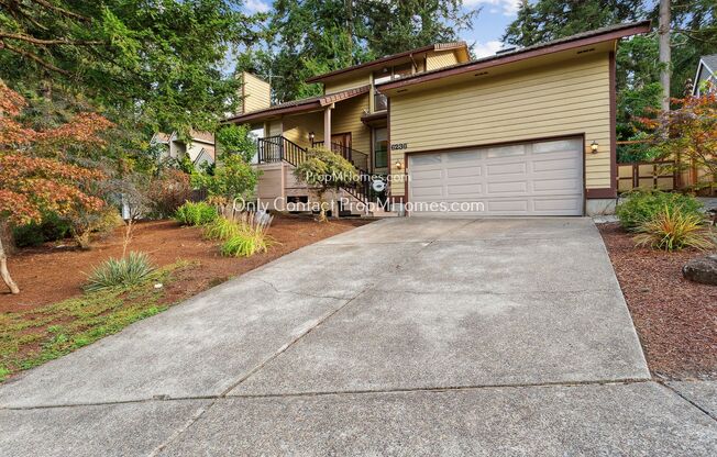 Stunning West Linn Gem, Offering Bonus Areas + Sunroom! Central A/C!