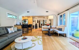 Remodeled Home Next To Zilker Park - 3 BR / 2 BA