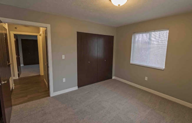 2 beds, 1 bath, 888 sqft, $975, Unit 303