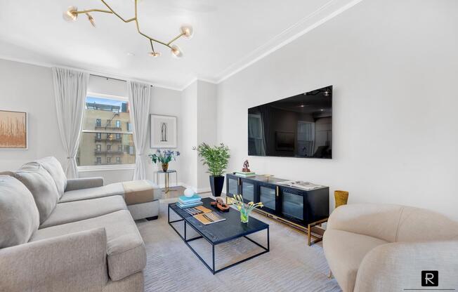 350 W 71 ST