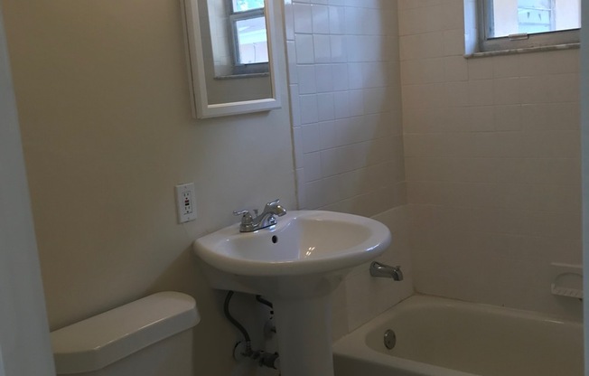 2 beds, 1 bath, $1,600