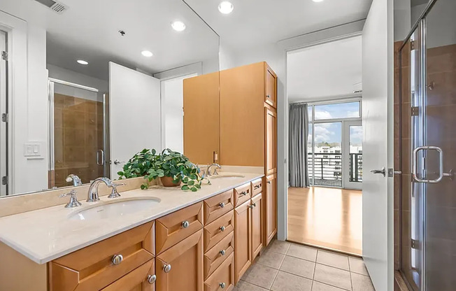 Your dream condo in the heart of Raleigh! 2/2 @ The Paramount!!