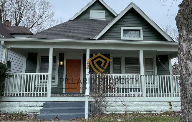 Charming 2-Bedroom Home with Modern Finishes, Detached Garage & Fenced Yard – Near Westside Gem!