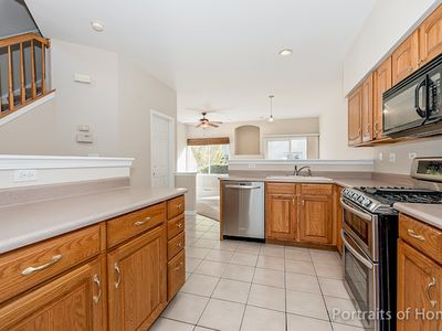 1086 PARKHILL CIR