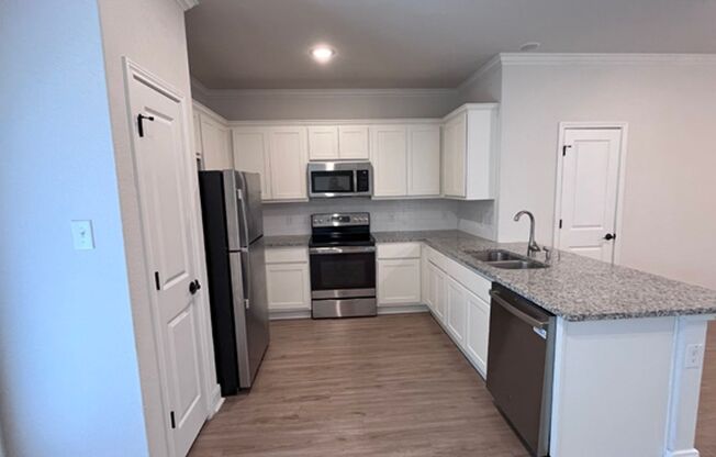Stylish Living with Amenities – Gated Community Gem!