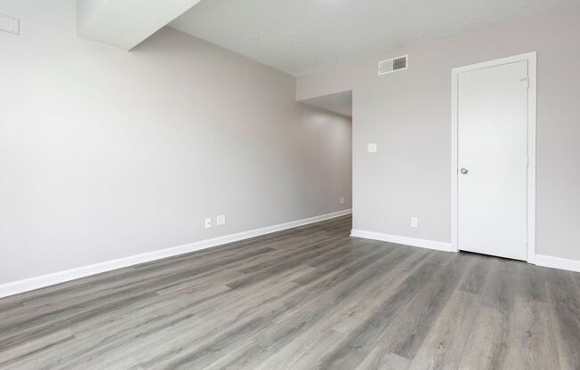 2 beds, 2 baths, $895, Unit 305