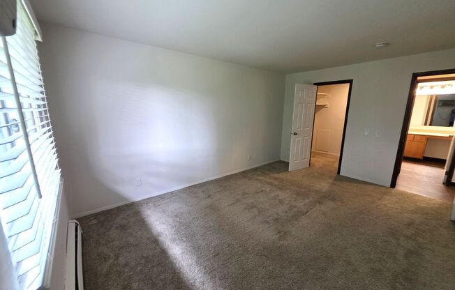 2 beds, 1 bath, 955 sqft, $1,225, Unit 19 - 204