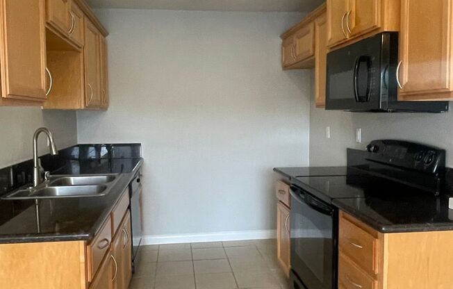 2 beds, 2 baths, 980 sqft, $3,035, Unit 819-34