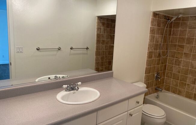 1 bed, 1 bath, $2,300, Unit # 241