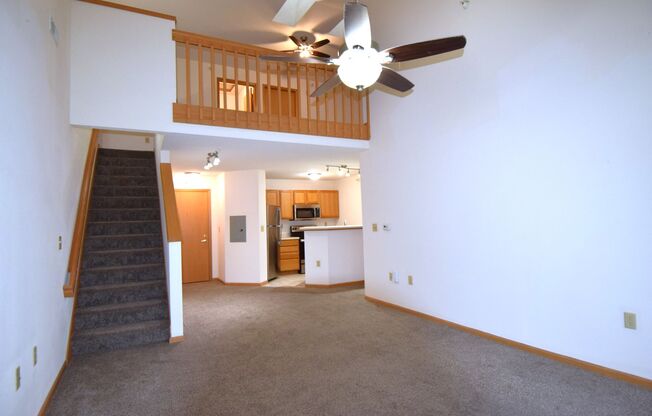 3 beds, 2 baths, 1,380 sqft, $2,345, Unit 8126-306