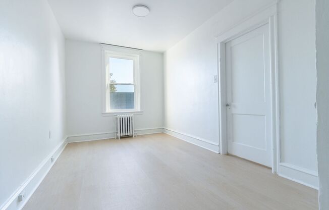 2 beds, 1 bath, 650 sqft, $1,395, Unit C8