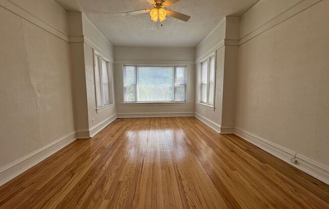 5436 W Potomac