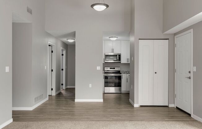 2 beds, 1 bath, 1,207 sqft, $1,995, Unit 04 2369 R