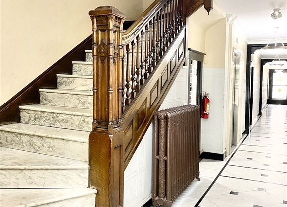 1 bed, 1 bath, 673 sqft, $3,350, Unit 39