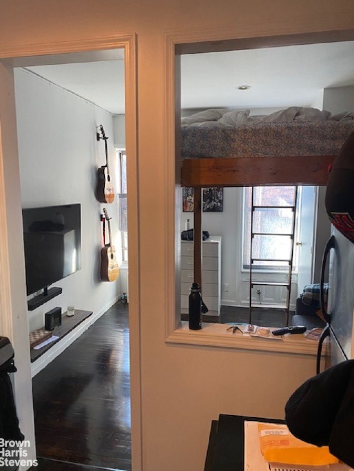 231 THOMPSON ST