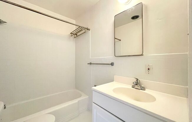 1 bed, 1 bath, $3,595