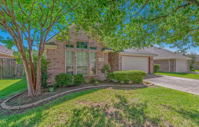 3 Bed/ 2 Bath Home in Edelweiss Gartens Available for August Move In!