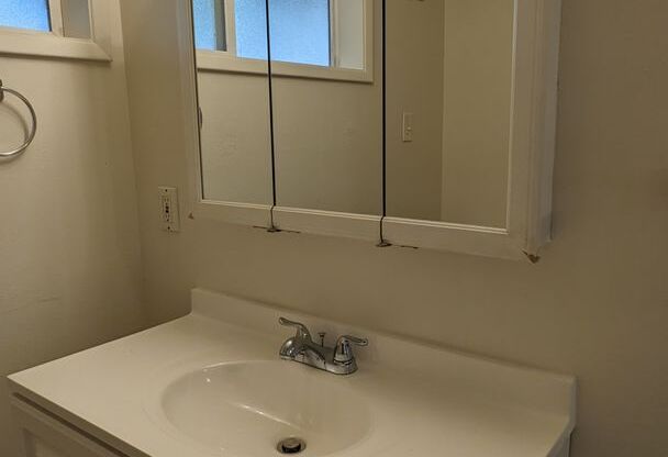 2 beds, 1 bath, 800 sqft, $1,413, Unit 3485-11