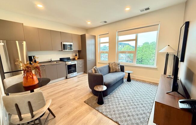 1 bed, 1 bath, 569 sqft, $2,199, Unit 409