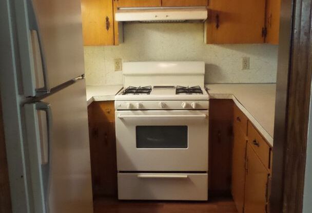 2 beds, 1 bath, $775