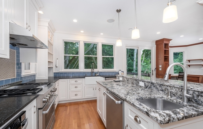 87 HILLSIDE RD