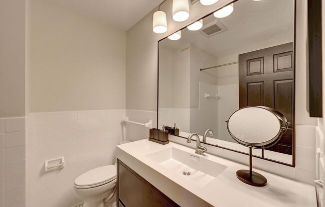 2 beds, 1.5 baths, 942 sqft, $2,095, Unit 412-202