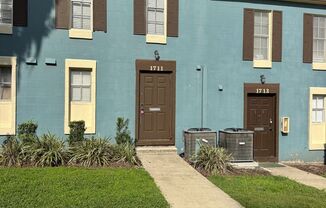 1711 NE 2 ST