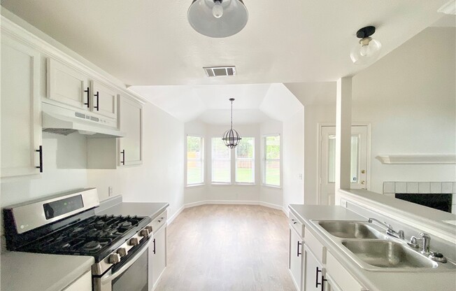 811 SONNY DR