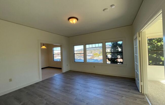 5339 Broadway